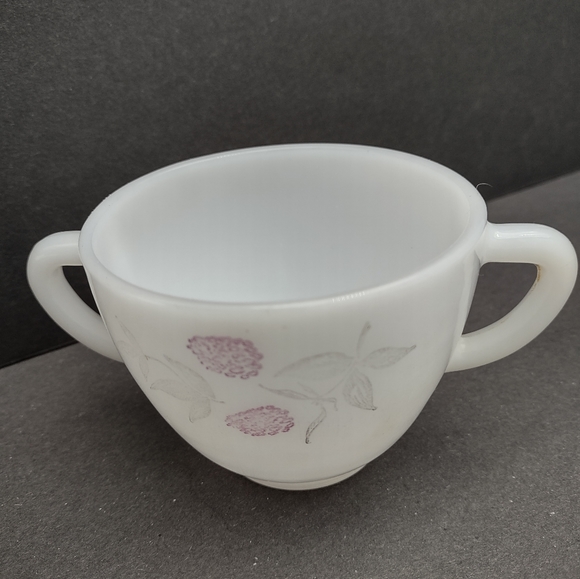 Vintage Federal Pink Clover Sugar Bowl Milk Glass - Picture 2 of 9